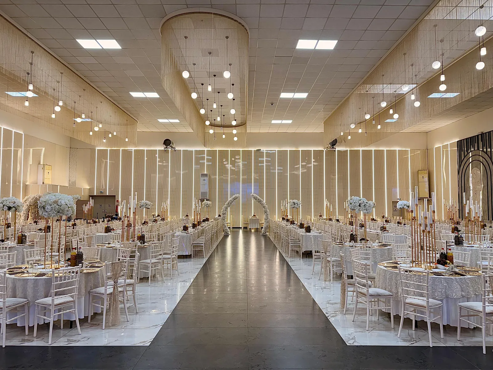 Emperial Eventhalle in Herne – Saal und Dekoration